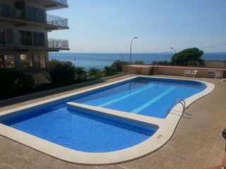 Apartament a De la cala de la font 33. Apartamento al lado del mar