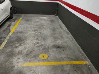 Miete Autoparkplatz in Pintor fortuny 23. Aparcamiento amplio, fácil y céntrico