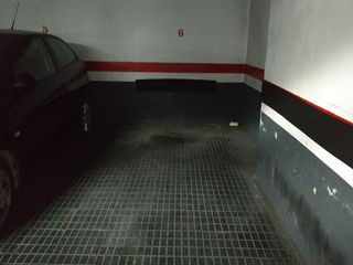 Lloguer Aparcament cotxe a Napols 112. Pàrquing en lloguer 95 euros