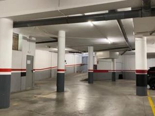 Affitto Posto auto in Avda estatut 217. Parking alquiler