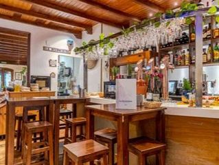 Traspàs Local Comercial a Calle sócrates 4. Traspaso taberna. 25.000€