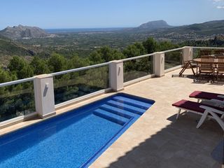 Pis a Carrer balco d'alahuar 13. Casa independiente con piscina en la vall de laguar, alicante