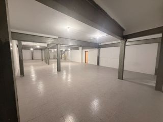Local Comercial a Carrer del doctor robert 153. Local de 625m2 y sótano