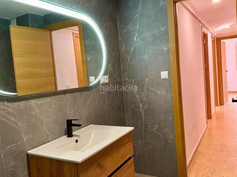 Foto c843cf21-59b8-4806-85d5-4b06567e46f0. Piso en carrer cervantes 40 magnífico piso en calle cervantes en Burjassot