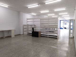Lloguer Local Comercial a Ronda o'donnell 16. Ampli local en carrer comercial