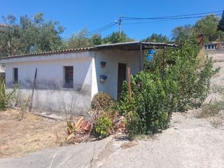 Wohngrundstück in Carrer maestrat 429. Increible terreno zona sur, con caseta y agua