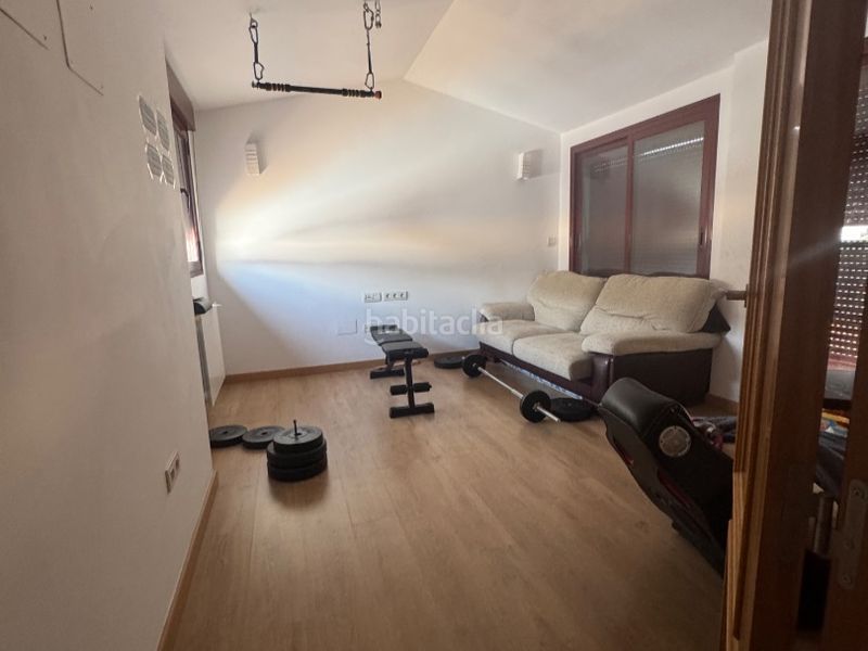 Foto ef8e0697-1edc-48c6-a8a8-d7c1f16a228b. Casa adossada a calle pascal 26 a San Miguel Armilla