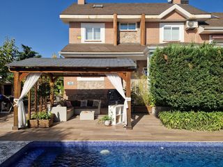 Chalet à Calle los altos 10. Chalet pareado en venta en señorío de illescas