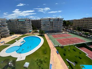 Apartamento en Carrer de viladomat 6. Piso luminoso con licencia turistica