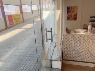 Local Comercial a Doctor ferran 22. Local reformado de 131 m² con inquilino en les corts