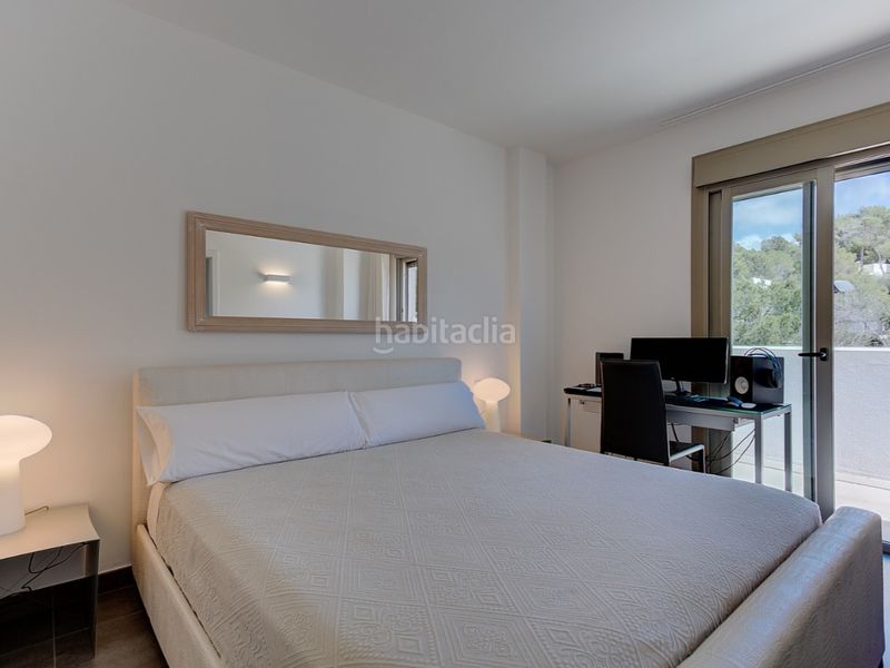 Foto 211b74fc-8651-41a5-a8c0-6c5d12c7c657. Àtic a calle benirras 11 a Marina Botafoc-Talamanca Ibiza