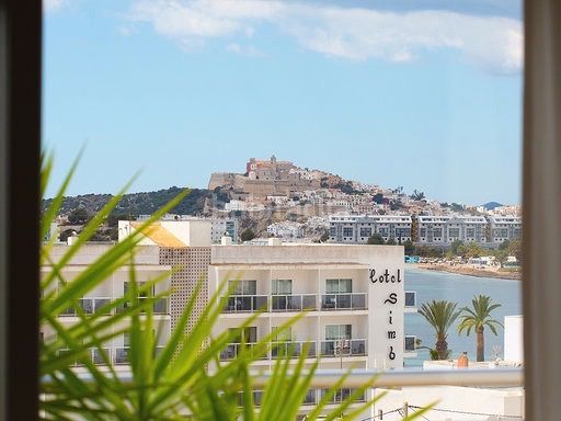 Foto be1907b1-b3d5-4aaf-be90-da9b74804d0b. Àtic a calle benirras 11 a Marina Botafoc-Talamanca Ibiza