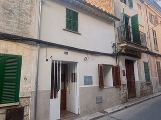 Casa a Carrer d'en palmer 49. Casa reformada en el centro de inca · 799.000 € · piscina · terr