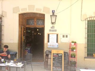 Transfer Business premise in Plaça ocata 9. Traspaso restaurante totalmente equipado con amplia terraza