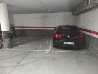 Parking coche en Carrer d'àngel guimerà 4. Plaza de parking coche mediano