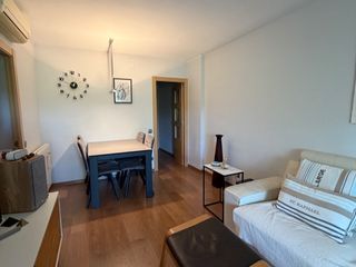 Flat in Avda. catalunya 42. Amplio piso reformado de 4 habitaciones, con ascensor gran balcó