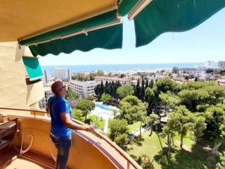 Piso en Decano jose gomez rando 2. Vistas magníficas del.puerto deportivo,del jardín de la urbaniza