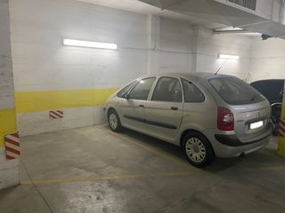 Aparcament cotxe a Calle de dublín 12. ¡plaza de garaje esquinera en venta. muy fácil de aparcar!