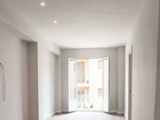 Piso en Carrer de ríos rosas 51. Encantador ático de diseño a estrenar en el putget