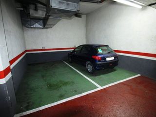 Lloguer Aparcament cotxe a Verdi 110. Plaza de parking grande y de fácil acceso