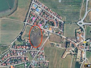 Terreno residenziale in Calle besalú 45 -47. Propiedad de 11.315 m² con masía catalana y propuesta de desarro