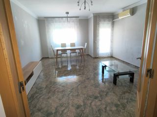 Appartement à Carrer d'ausiàs march 41. Piso tres habitaciones y dos baños con garaje incluido
