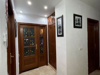 Casa adosada en Calle girasol 47. Casa en mengíbar 400 m2 gran cochera privada y 3 plantas.