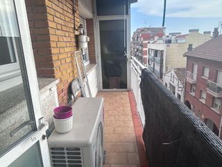 Piso en Carrer ripollès 24. Piso en venat ideal para inversores !!