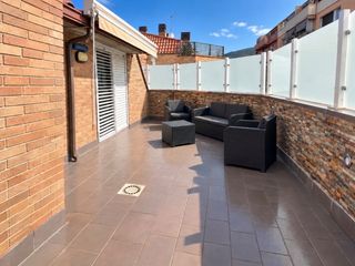 Duplex in Carrer de josep anselm clavé 40. Ático dúplex en el centro de castellar del vallès con terraza y
