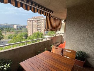 Affitto Appartamento in Camí de la geganta 109. Piso luminoso situado frente al parc central de mataró, zona bie