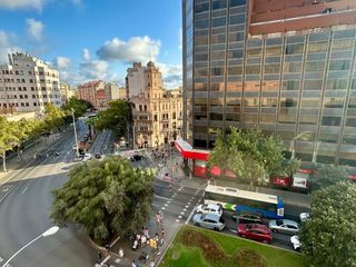 Pis a Avenida alexandre rosselló  14. Oportunidad piso con mucha luz a reformar juntos al corteinglés