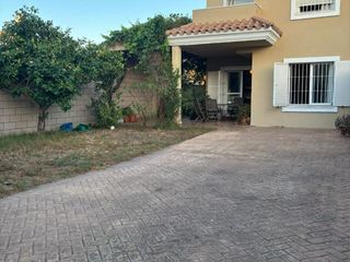 Chalet en Calle joaquin bodrigo 1. Tranquilidad y confort