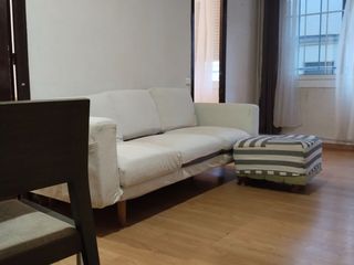 Etagenwohnung in Carrer d'avinyó 72. Piso céntrico en zona tranquila