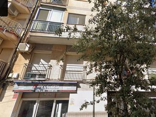 Pis a Carrer de sanfeliu 17. Si puedes esperar un poco compras con 30% de descuento