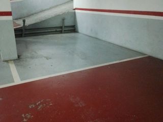 Lloguer Aparcament cotxe a Carrer de maria auxiliadora 115. Plaça pàrquing gran, progres-pep ventura