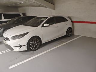 Lloguer Aparcament cotxe a Avenida barcelona  79. Parking para coche familiar en las planas de sabt joan despi. tr