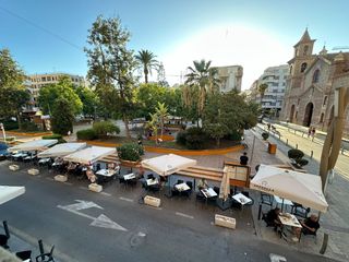 Piso en Plaza de la constitucion 4. Oportunidad única en torrevieja