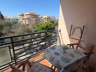 Miete Etagenwohnung in Avenida ricardo soriano  70. Piso céntrico econ todos los seviquipado y dispone de lo necesar
