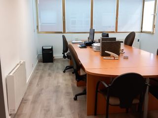 Miete Büro in Carrer de domenec cardenal 2. Alquiler de oficina en calle domenec cardenal 2