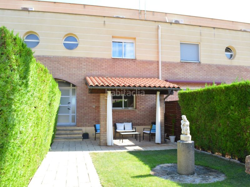 Foto 3273c7d9-ede7-41d6-9eec-d8aa1b5ab8e3. Casa adosada en avinguda de la sort 3 casa adosada con jardín en l’albagés en Albagés (L´)
