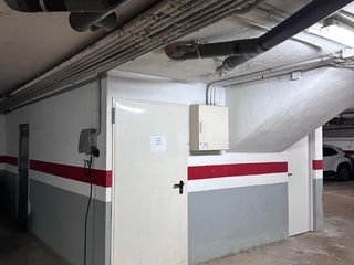 Car parking in Carrer del port 10. Oportunidad - gran trastero seguro y con gastos mínimos