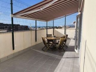Pis a Carrer d'aragó 101. Piso luminoso con gran terraza de 70m² y garaje incluido en vina