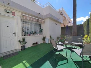 Doppelhaus in Calle moncayo 70. Dúplex en esquina