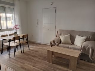Miete Etagenwohnung in Avenida de murcia 0. Se alquila piso bajo a estrenar zona cenit