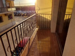 Pis a Calle nou 30. El piso tiene una buena ubicacion