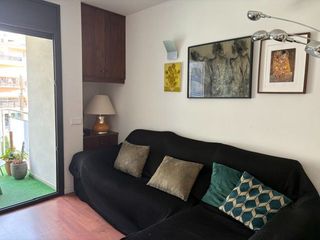 Appartement à Calle madriguera 28. Piso de 90 m2 con terraza y balcón en sitges