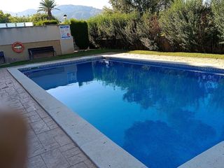 Àtic a Castellvell  1. Ático con solarium privado y piscina comunitaria