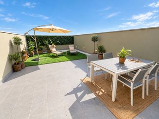 Appartement à Francesc moragas 14. Piso de obra nueva con terraza de 52m2 y soleado todo el día