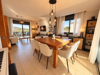 Xalet a C/galaupes 108. Chalet independiente con piscina privada, jardín y vistas al pan
