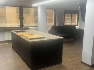 Alquiler Piso en Carrer jorge juan 9. Centro , nuevo, 4 habitaciones y 2 baños . ascensor